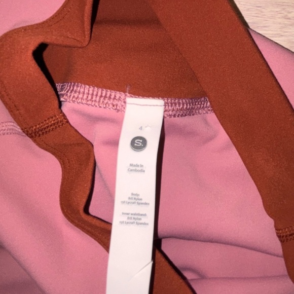 Stori Challenge 7/8 Two Toned Leggings in Rose and Maroon - Picture 3 of 5